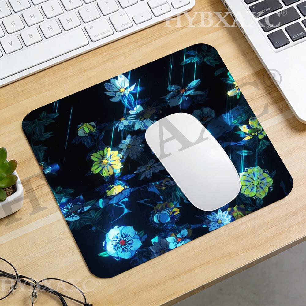 Desk Setup Dark - لوحة ماوس بتصميم خلفية مانغا زهرية