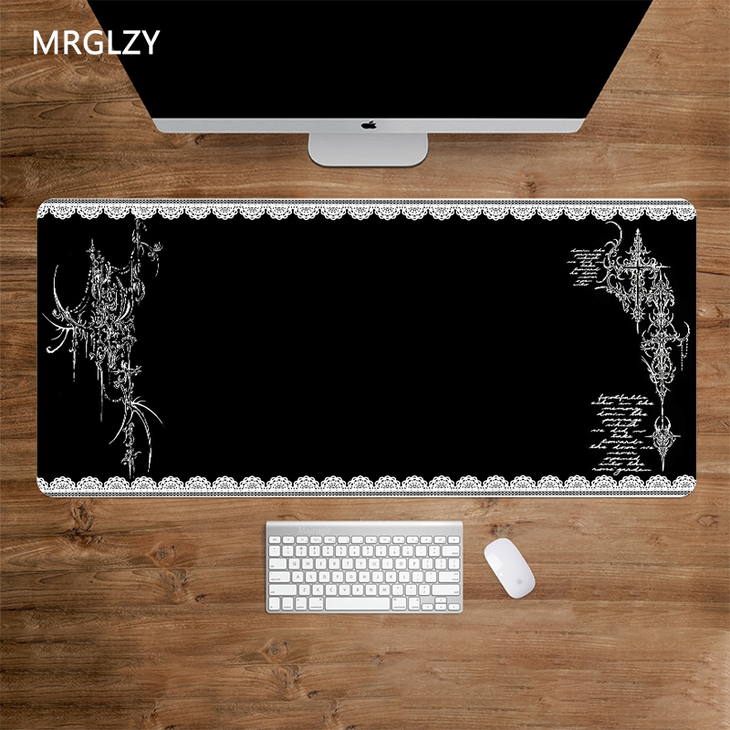 لوحة ماوس بتصميم داكن مع حواف  - مراجعة Desk Setup Dark وسعره