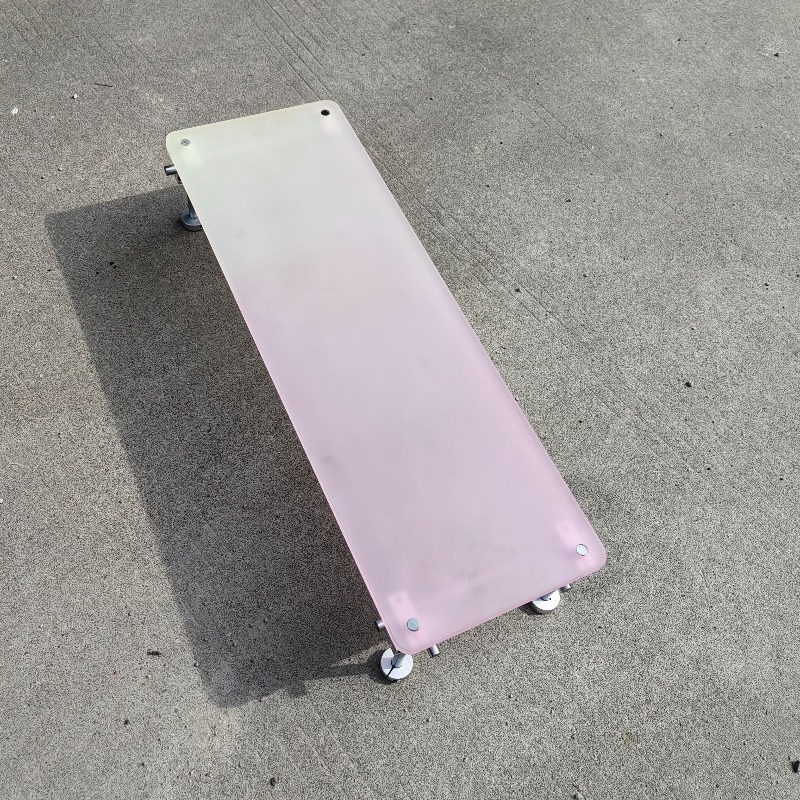 ‌ حامل شاشة أكريليك متدرج وردي - مراجعة Desk Setup Laptop And Monitor وسعره